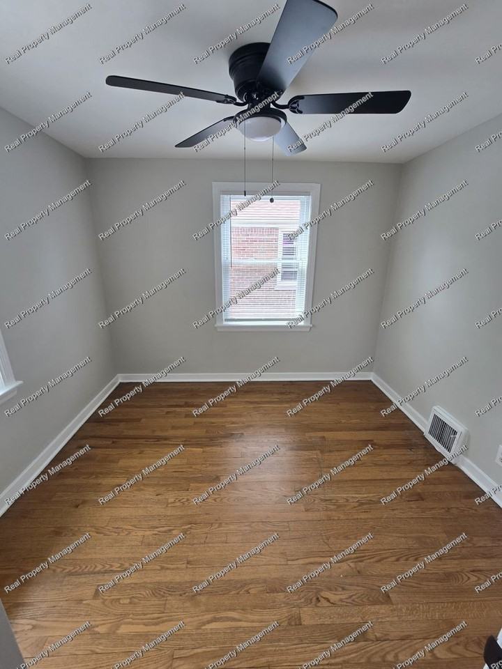 232 Gregory Ave - Photo 7 of 12