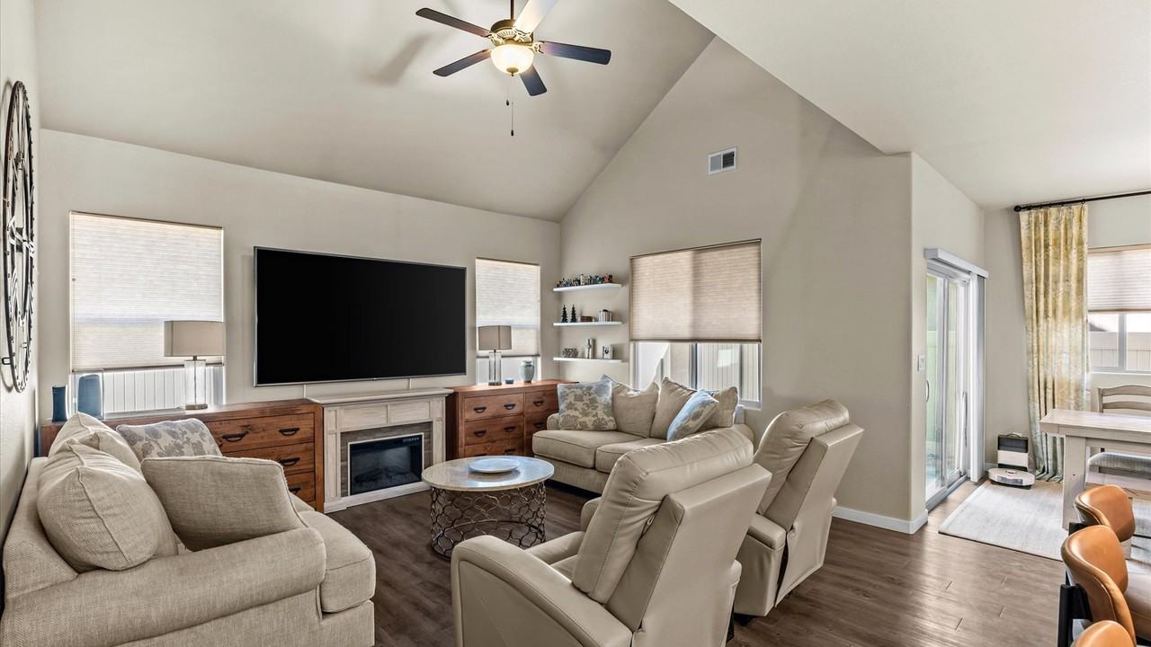 2478 Tiptop Ave #1 - Photo 3 of 10