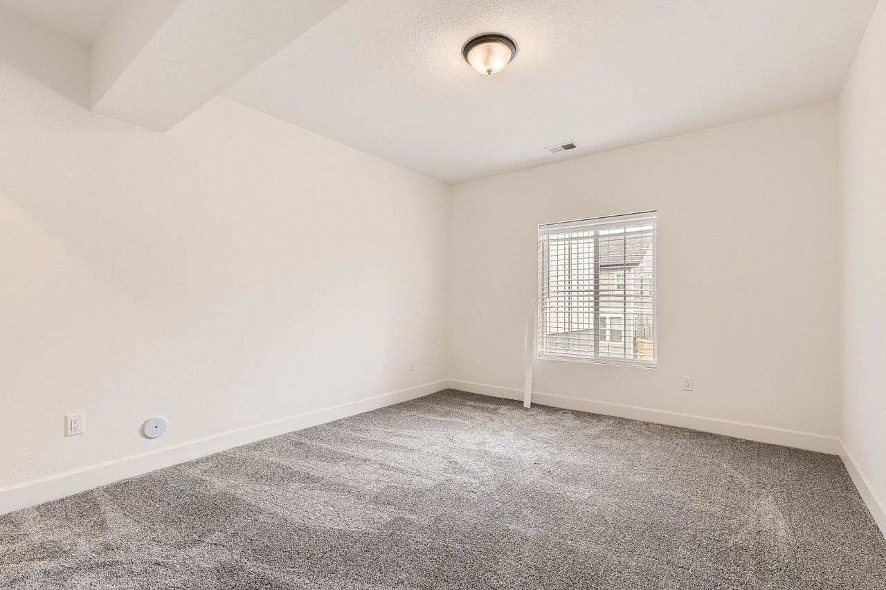 181 Lullaby Ln - Photo 3 of 33