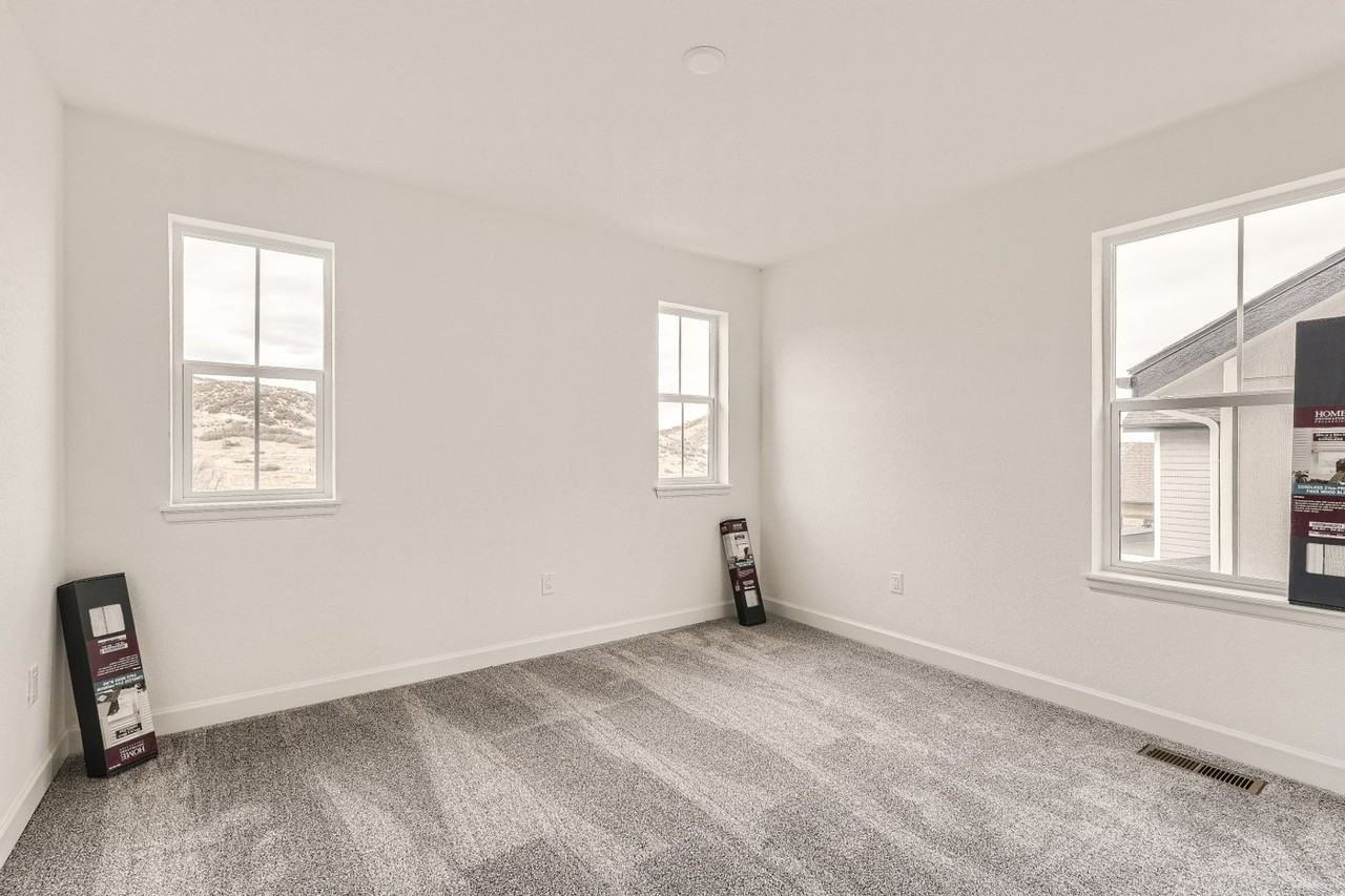 181 Lullaby Ln - Photo 5 of 33