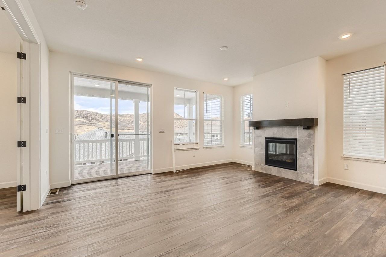 181 Lullaby Ln - Photo 3 of 33
