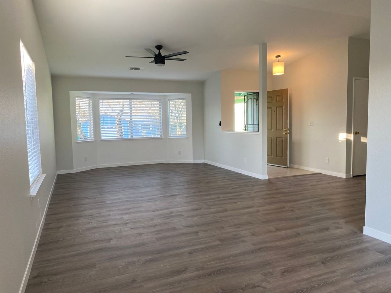 20612 Mccoy Rd - Photo 2 of 28