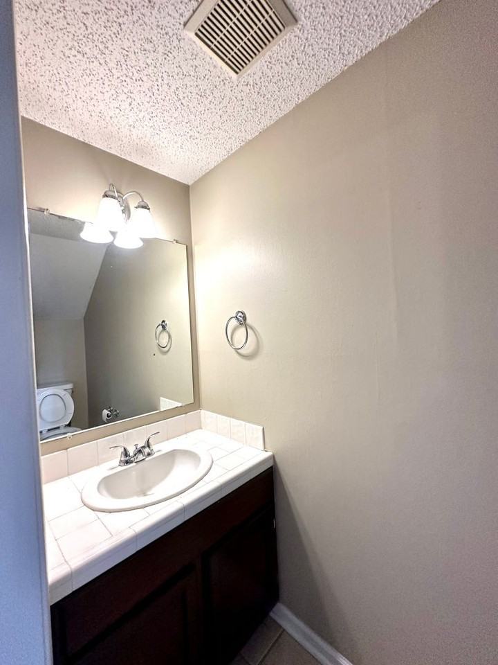 84 Higgins Ct - Photo 6 of 16