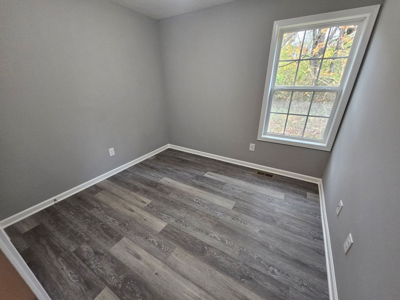 211 Sims Ln - Photo 6 of 13