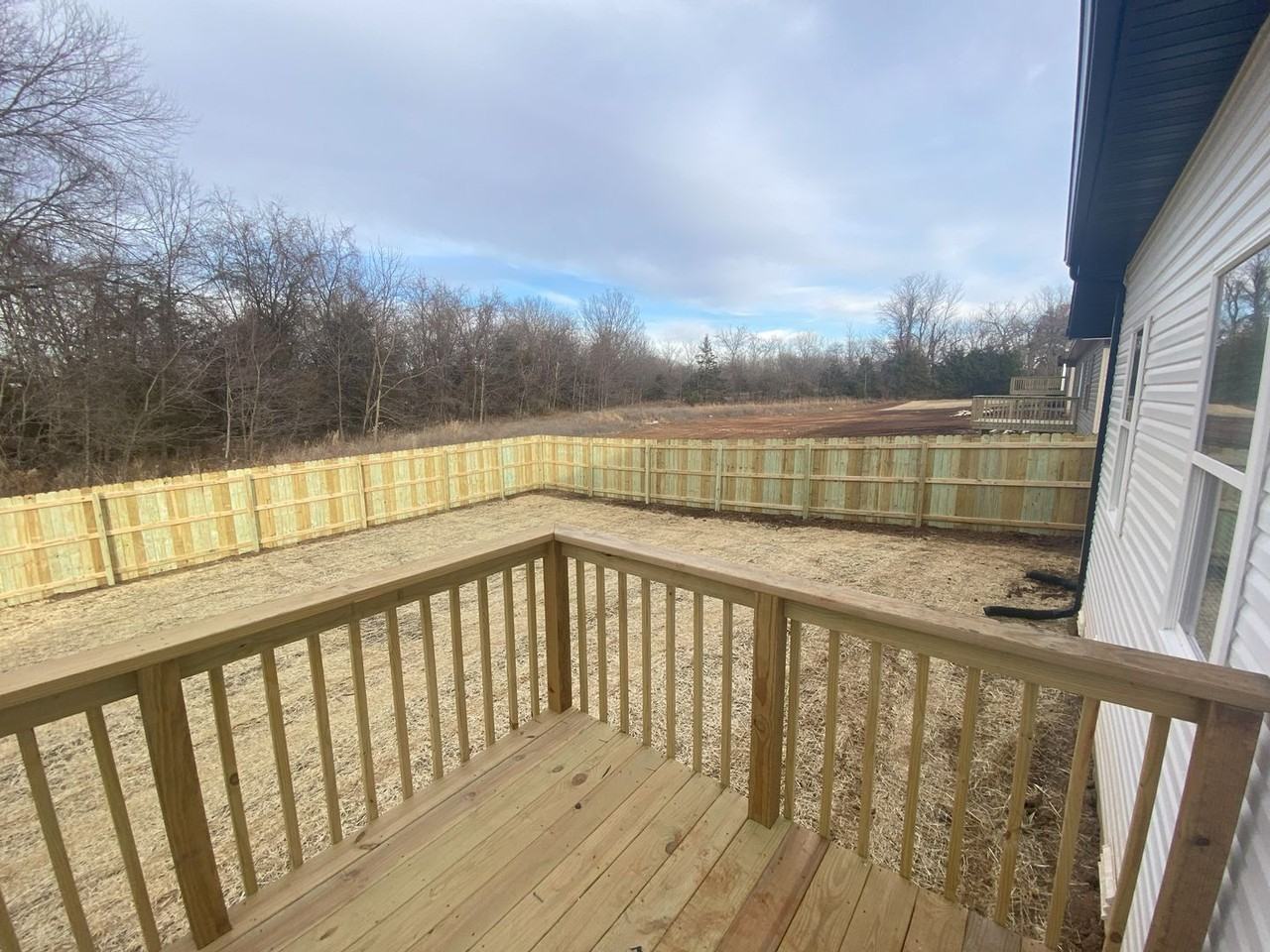 433 E Logan St - Photo 3 of 10