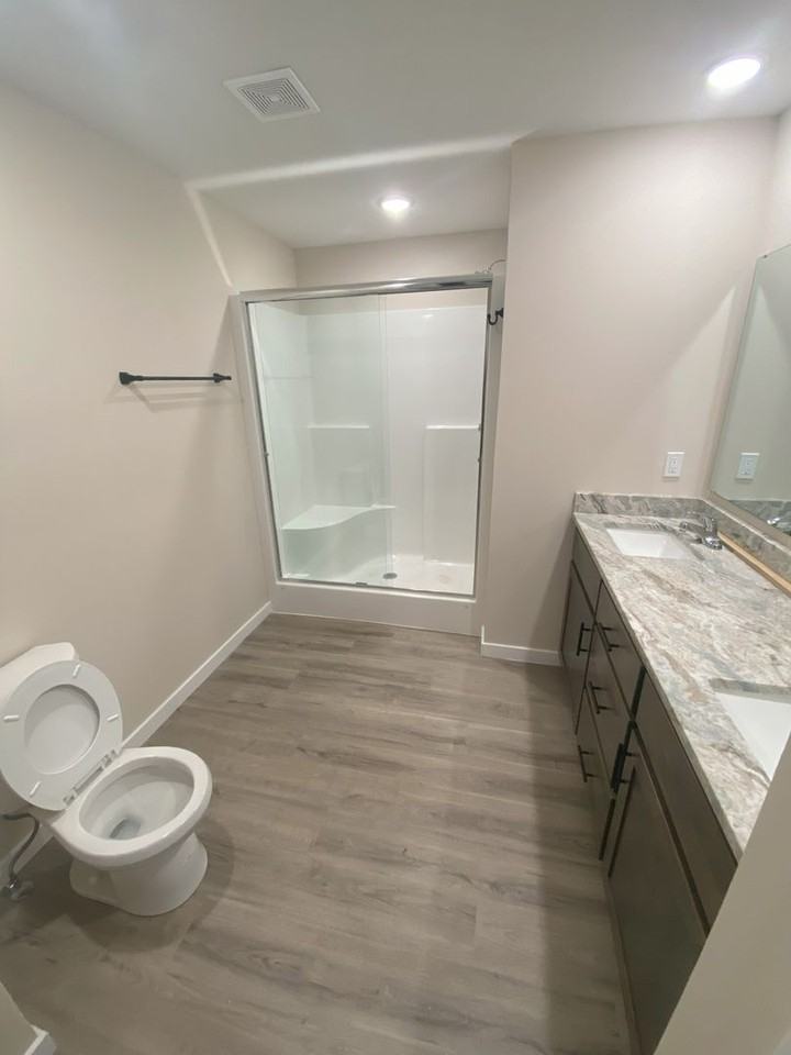 433 E Logan St - Photo 7 of 10