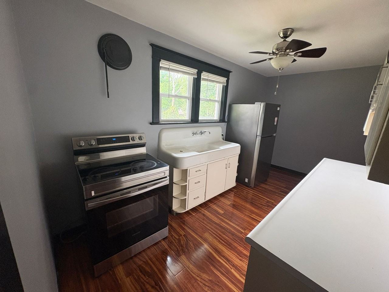 13 N Hartnett Ave - Photo 7 of 10