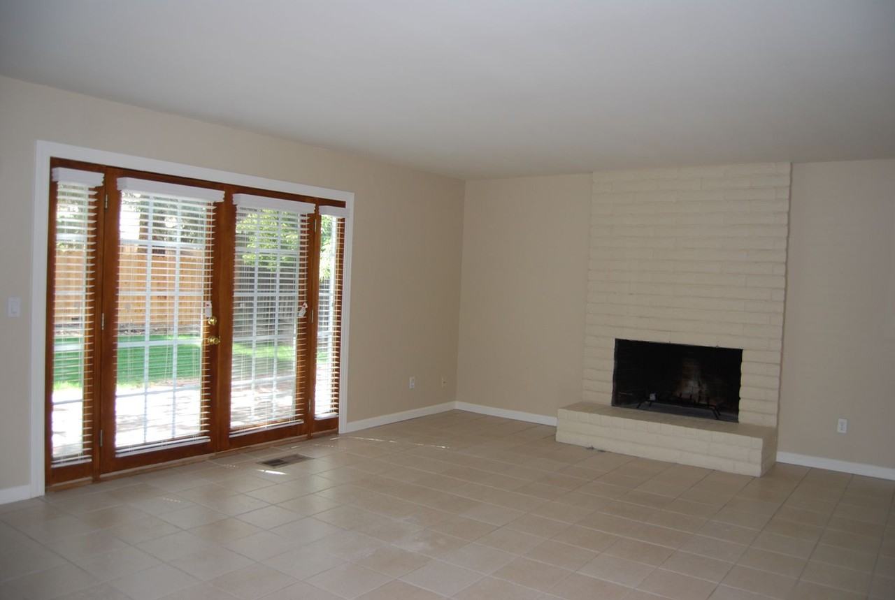 4935 Golden Springs Dr - Photo 5 of 30