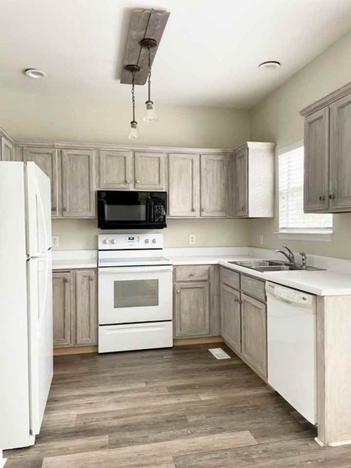 1424 Clairmonte Cir - Photo 5 of 17