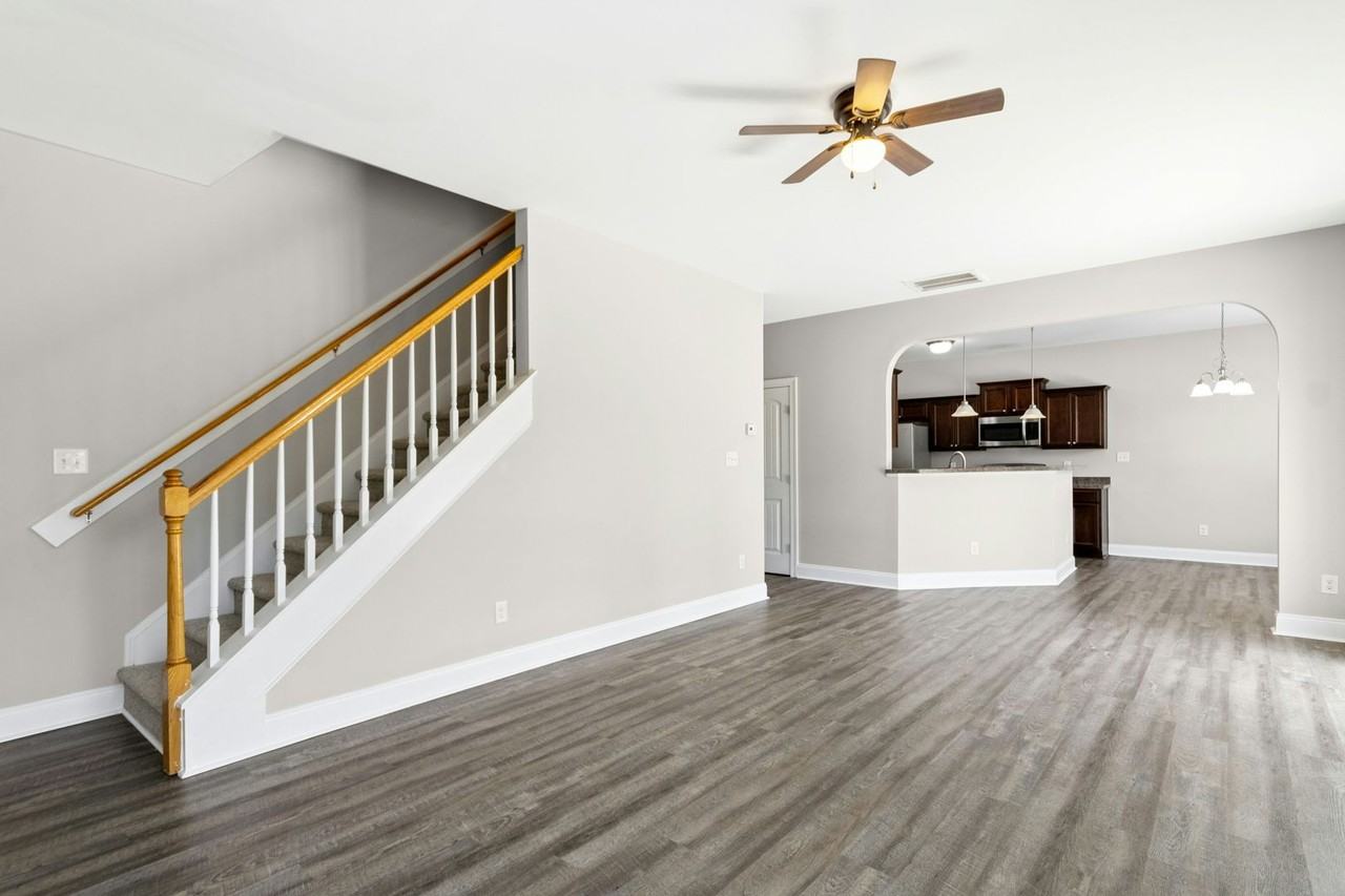 117 Carter Dr - Photo 3 of 32