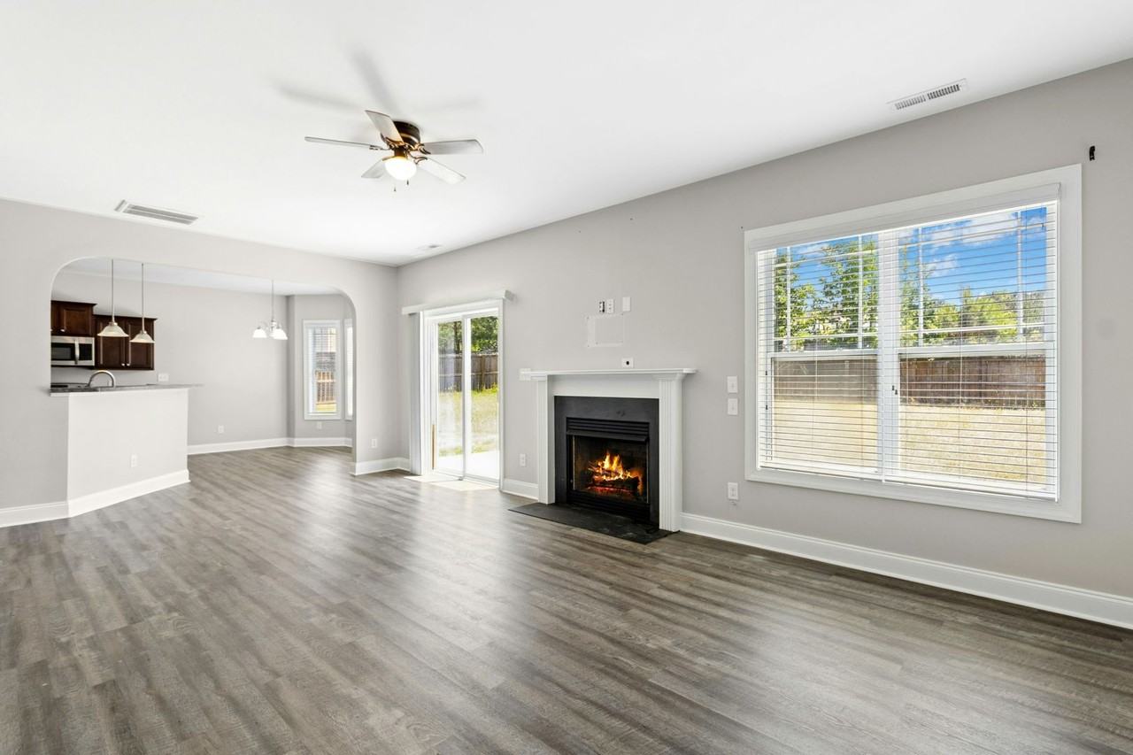 117 Carter Dr - Photo 4 of 32