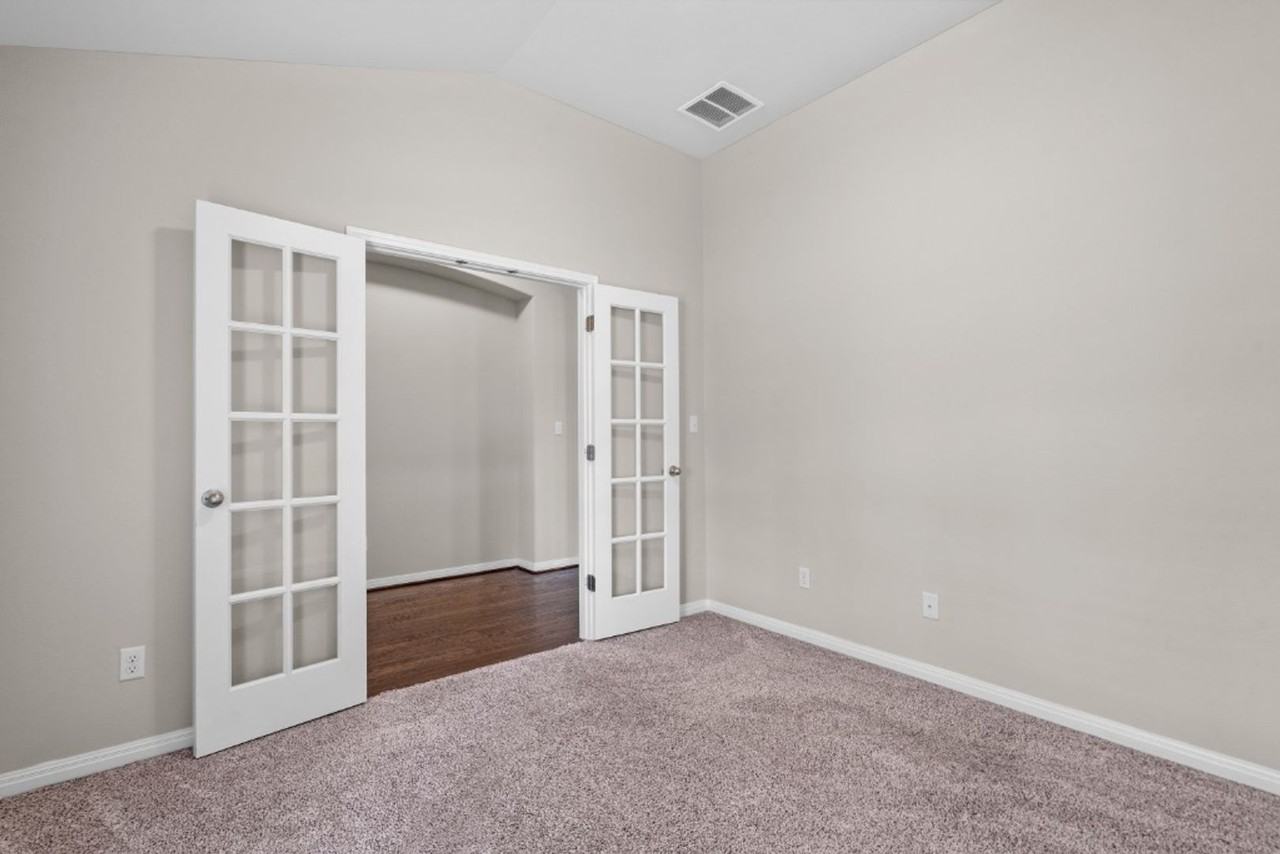 2923 Bluffstone Dr - Photo 6 of 32