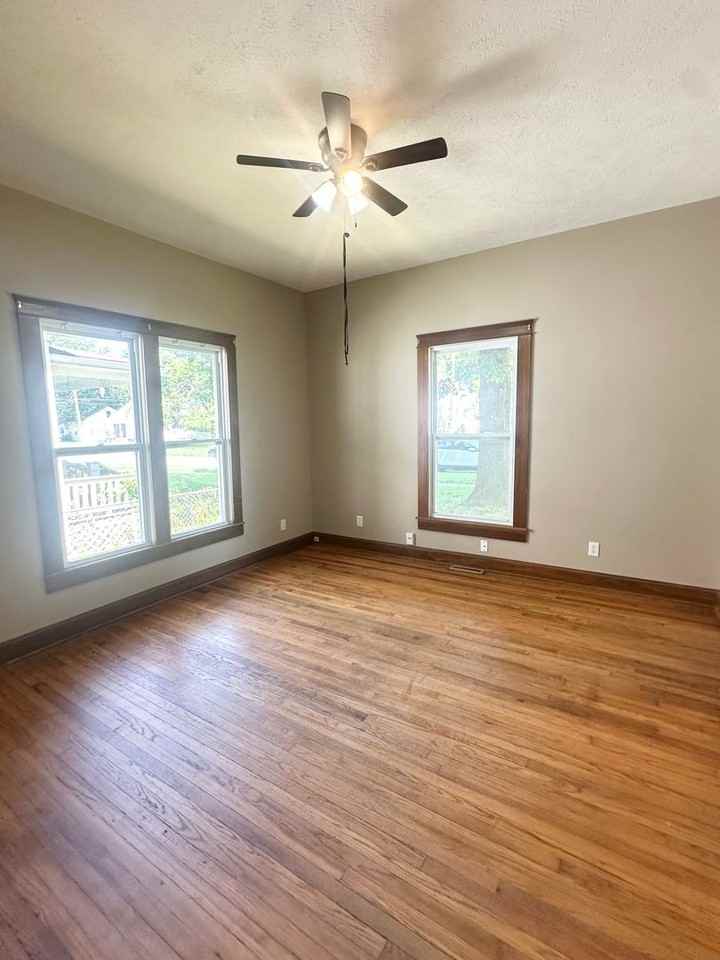 616 W Webster St - Photo 4 of 15