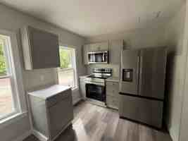 featured image of 186 W Bow St