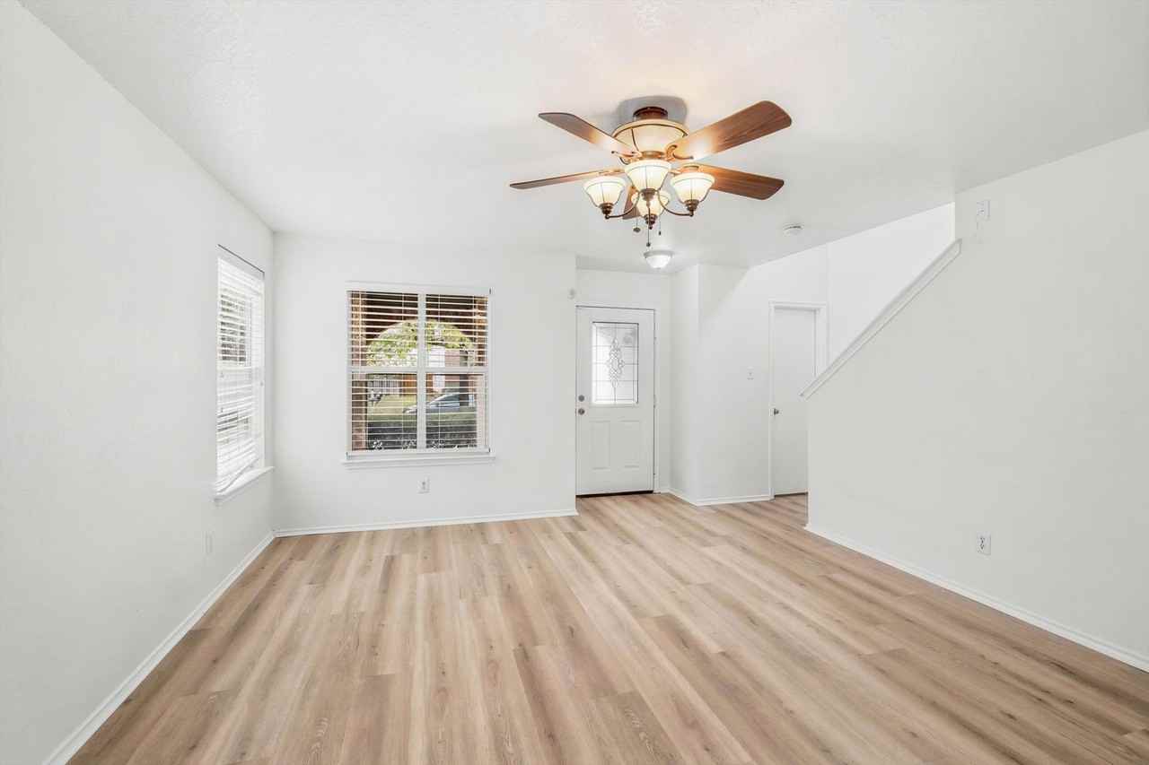 18 Anchorage Bay - Photo 3 of 25