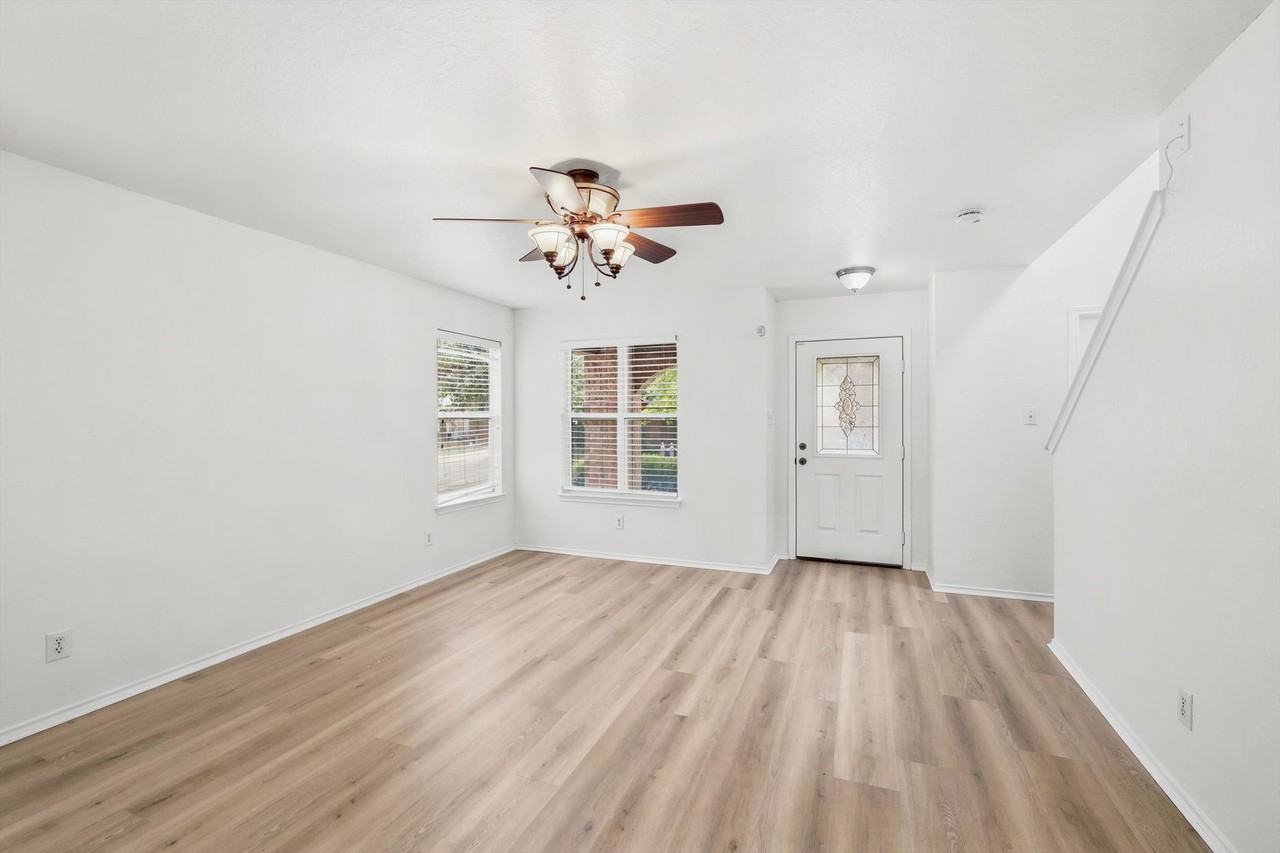 18 Anchorage Bay - Photo 4 of 25