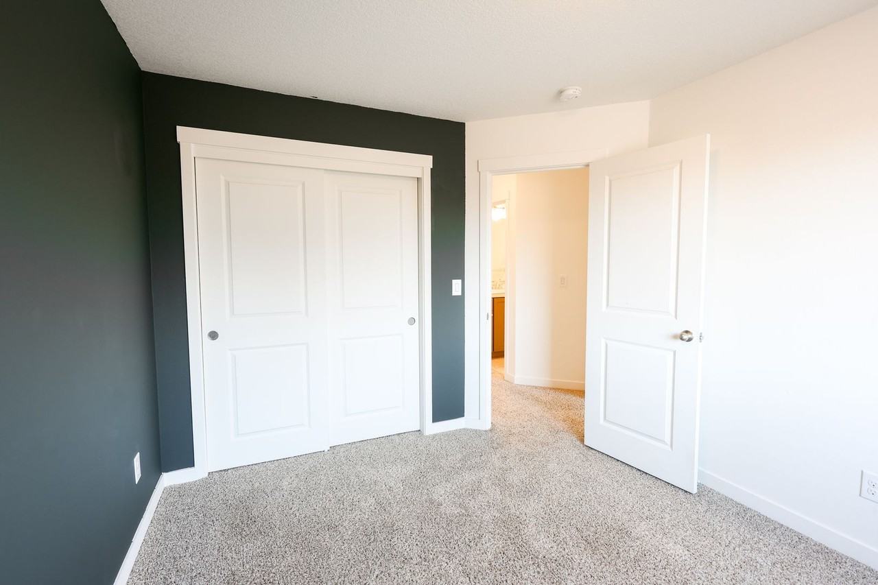 1043 N Fairhope Pl - Photo 5 of 19