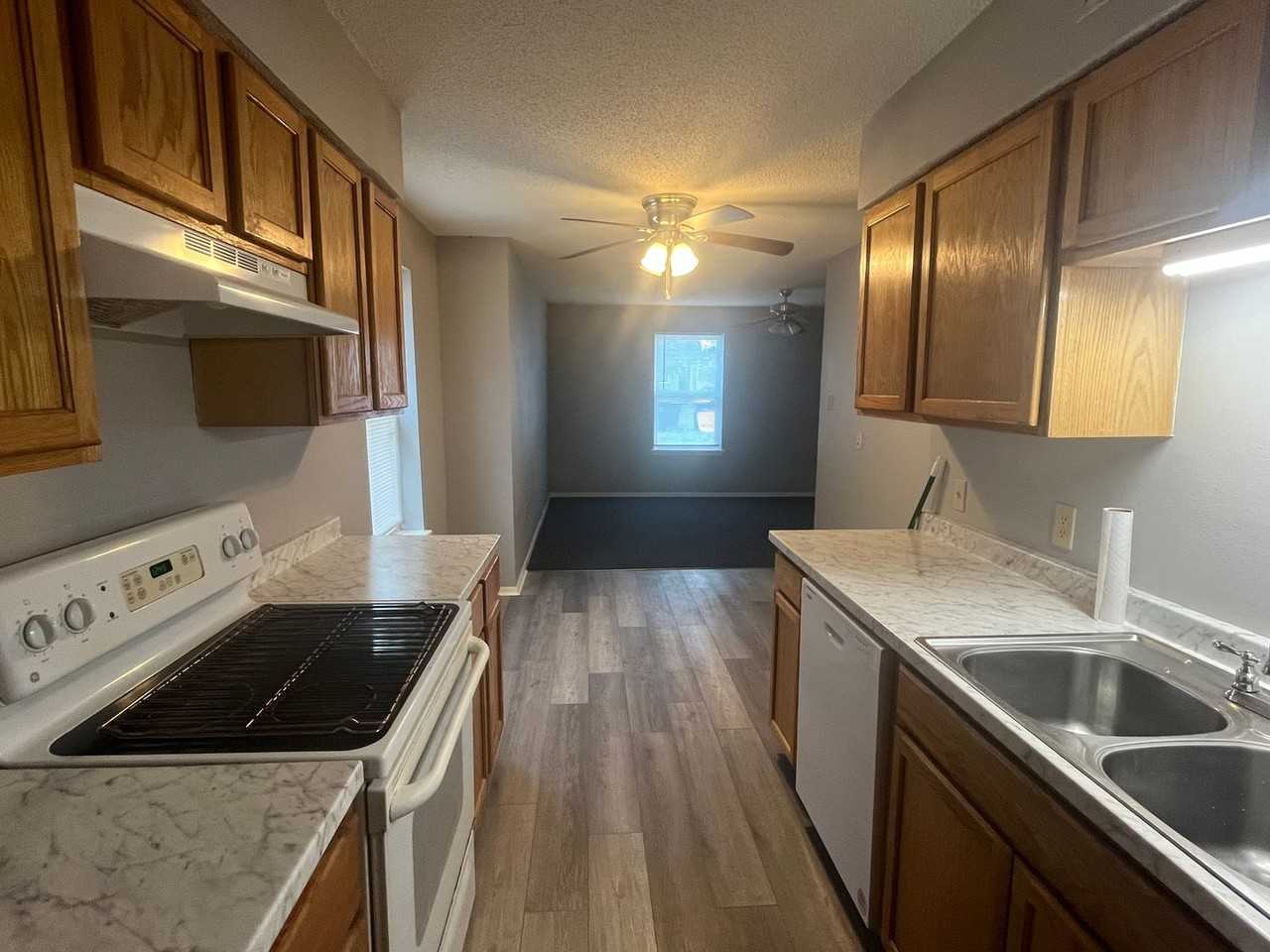 2207 S Hartford Cv - Photo 6 of 15
