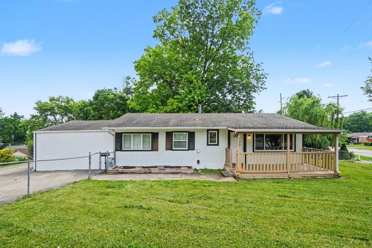 9500 Ridgemoor Ave - Photo 2 of 27