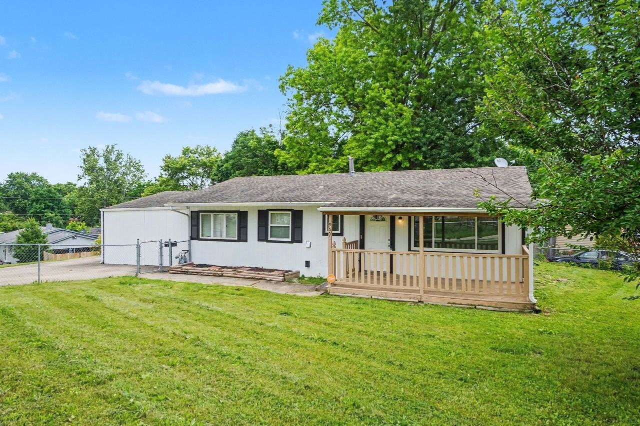 9500 Ridgemoor Ave - Photo 3 of 27