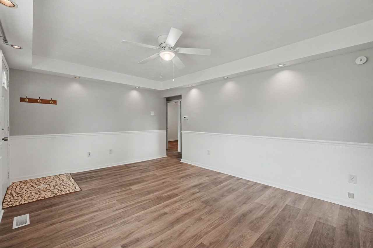 9500 Ridgemoor Ave - Photo 6 of 27
