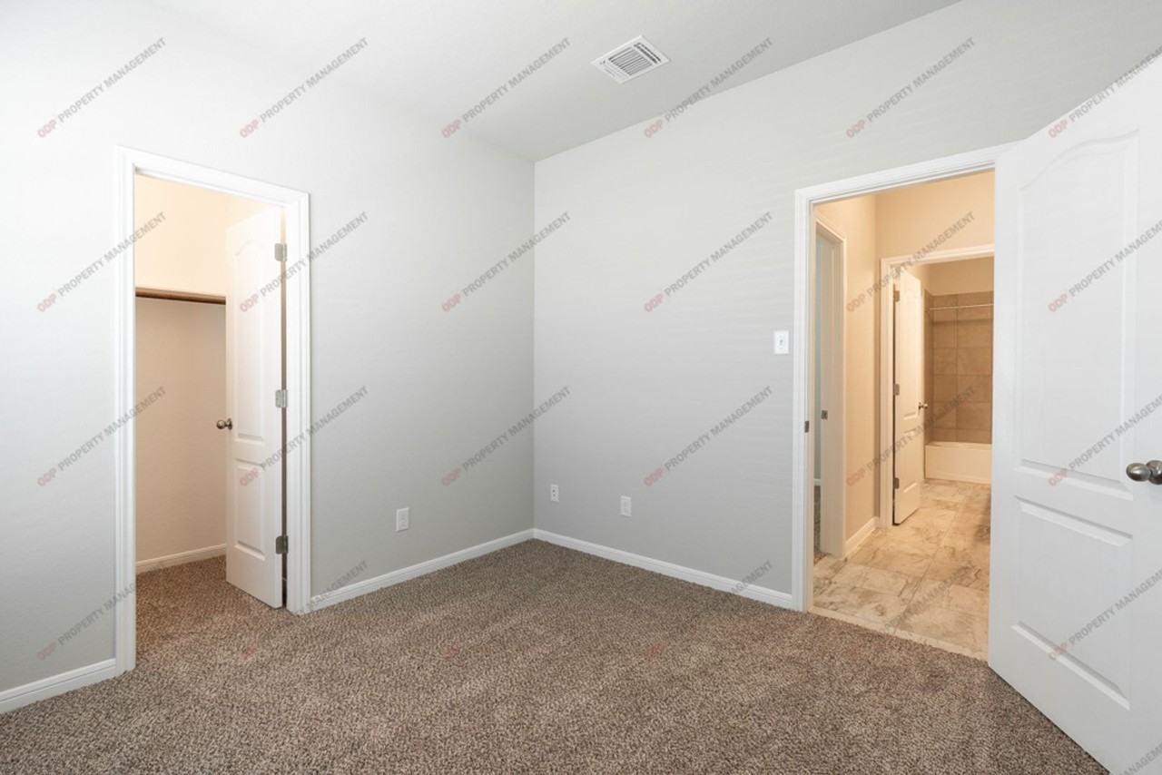 7429 Hudson Grove Dr - Photo 6 of 18