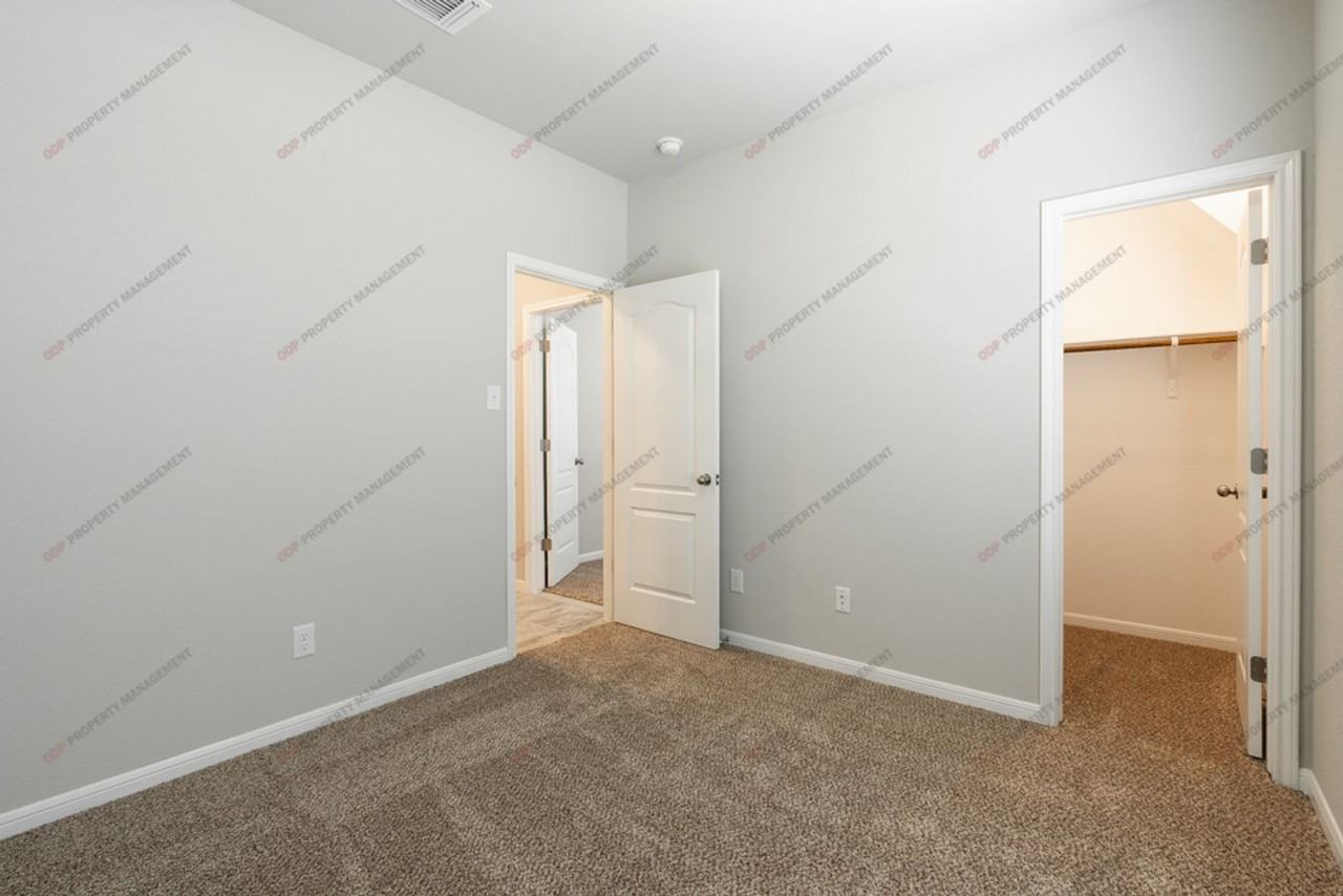 7429 Hudson Grove Dr - Photo 7 of 18
