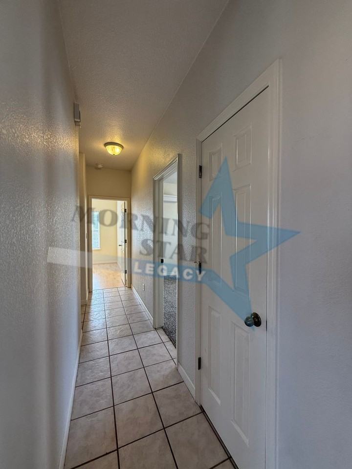 2935 Scenic Cir - Photo 3 of 44