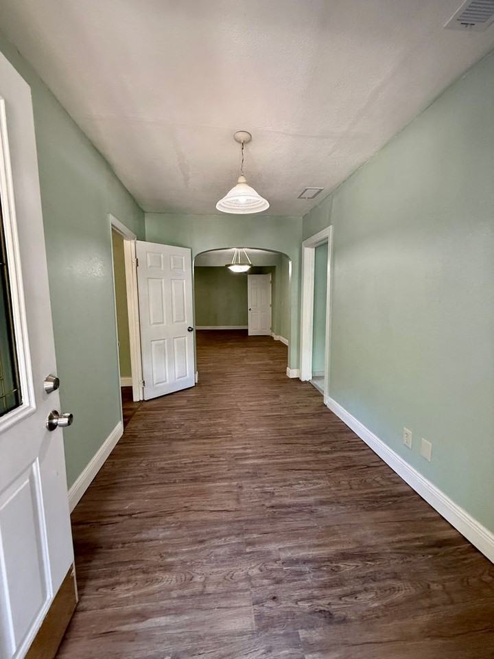 844 Saranac St - Photo 5 of 19