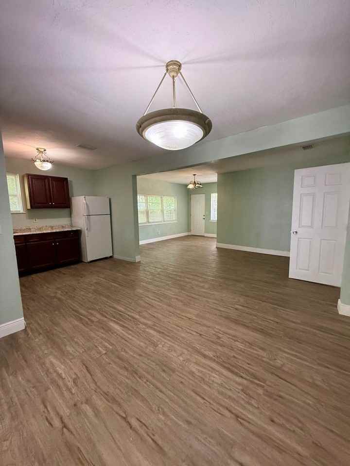 844 Saranac St - Photo 7 of 19