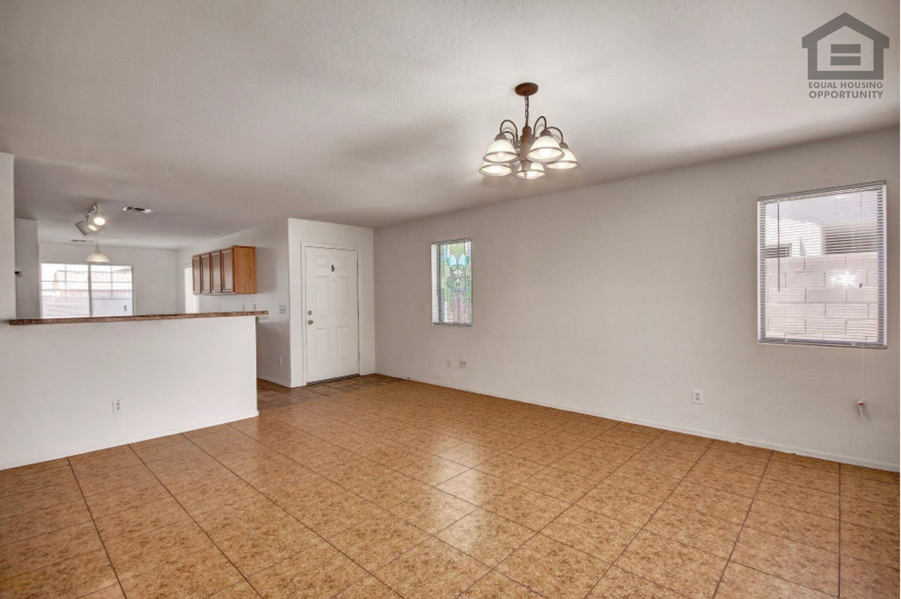 7407 S Sunrise Way - Photo 3 of 28