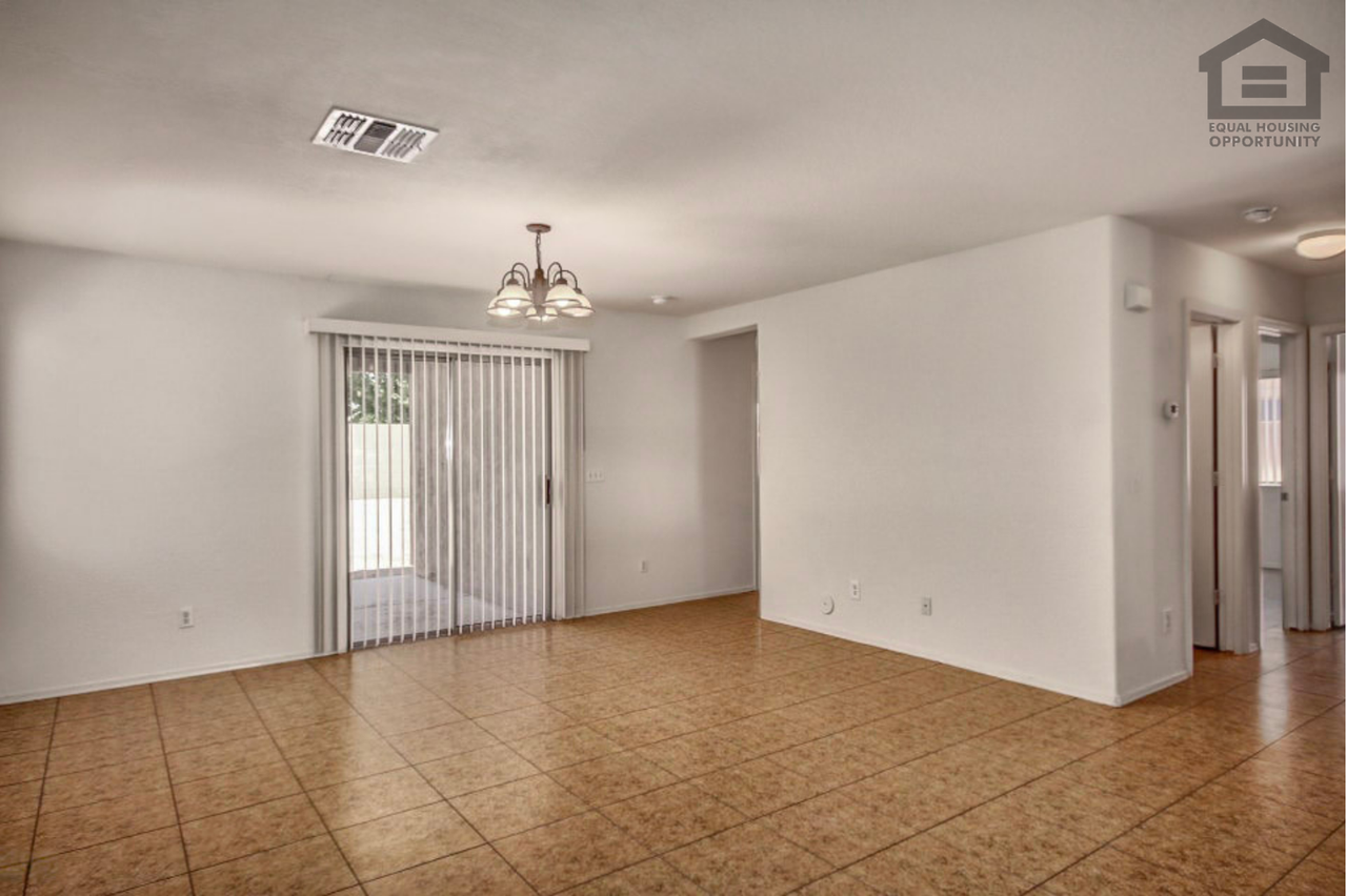 7407 S Sunrise Way - Photo 4 of 28