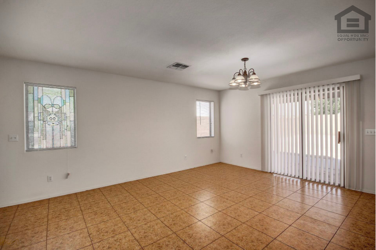 7407 S Sunrise Way - Photo 5 of 28