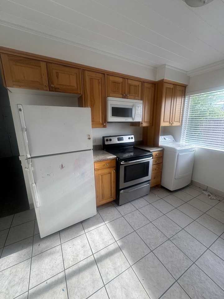717 E 12065 S - Photo 3 of 10