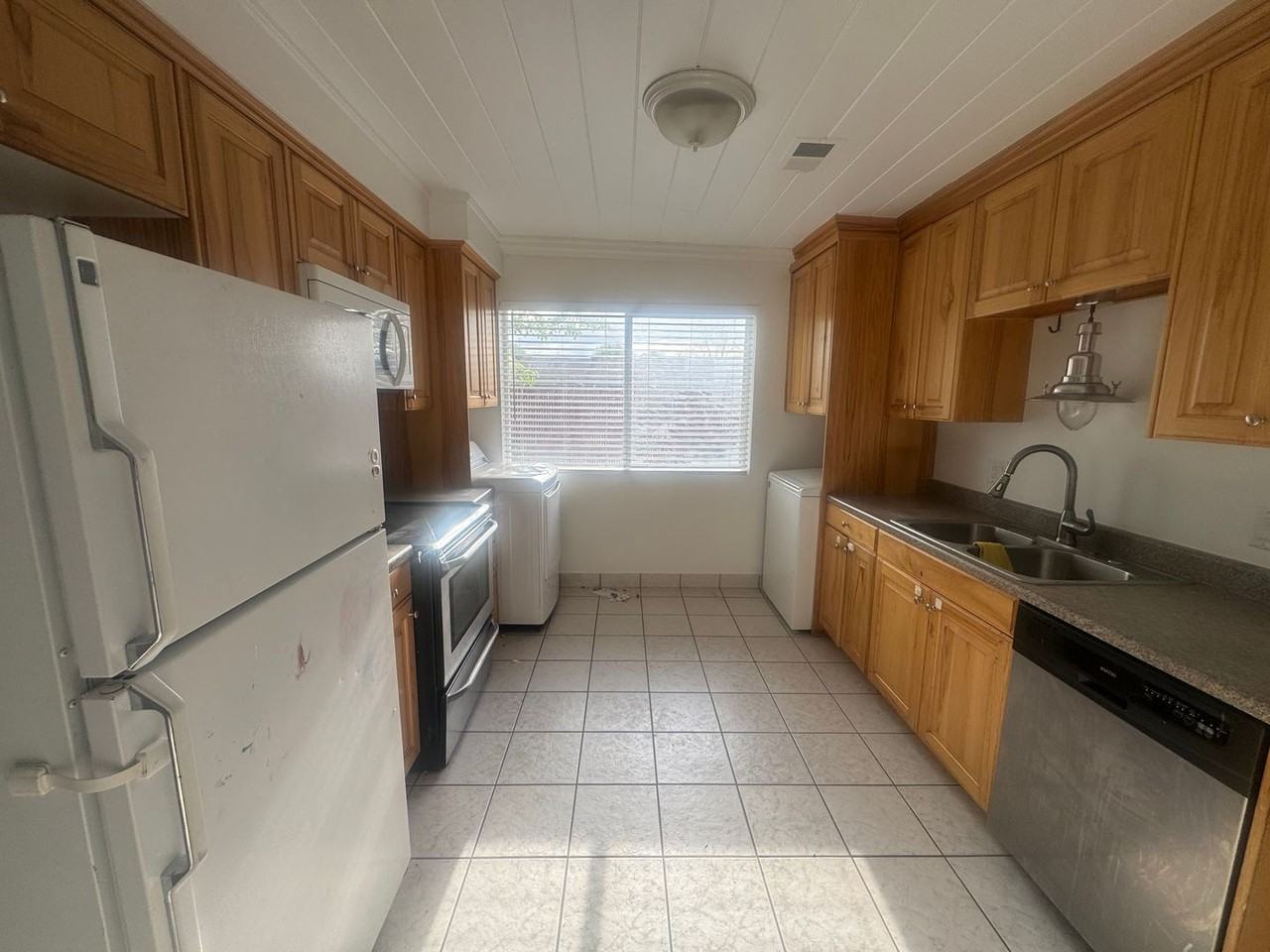 717 E 12065 S - Photo 4 of 10