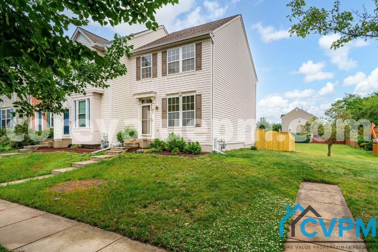255 Seneca Ter - Photo 2 of 27