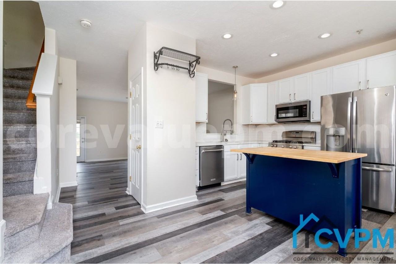 255 Seneca Ter - Photo 4 of 27