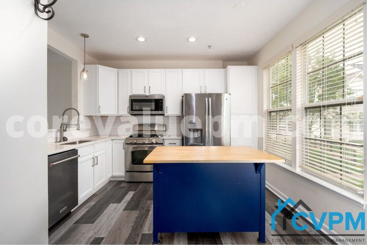 255 Seneca Ter - Photo 5 of 27