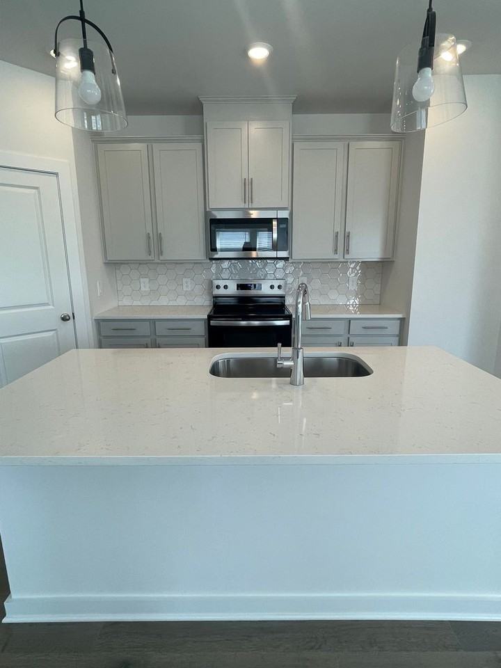 3108 Citrine Dr - Photo 6 of 29