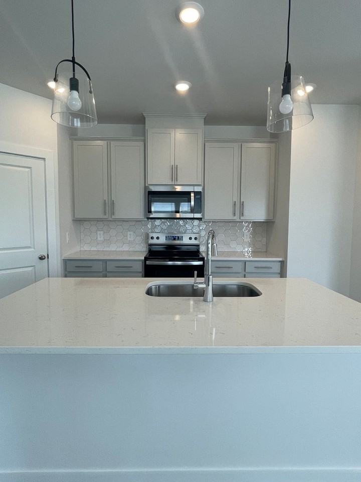 3108 Citrine Dr - Photo 7 of 29