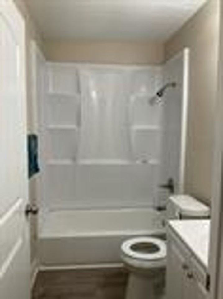 2347 Rhodes Ave - Photo 4 of 7