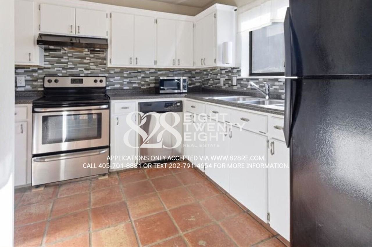1612 Claudia Dr - Photo 3 of 4