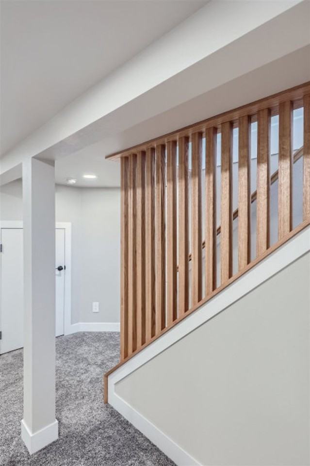 921 Walnut St - Photo 3 of 7
