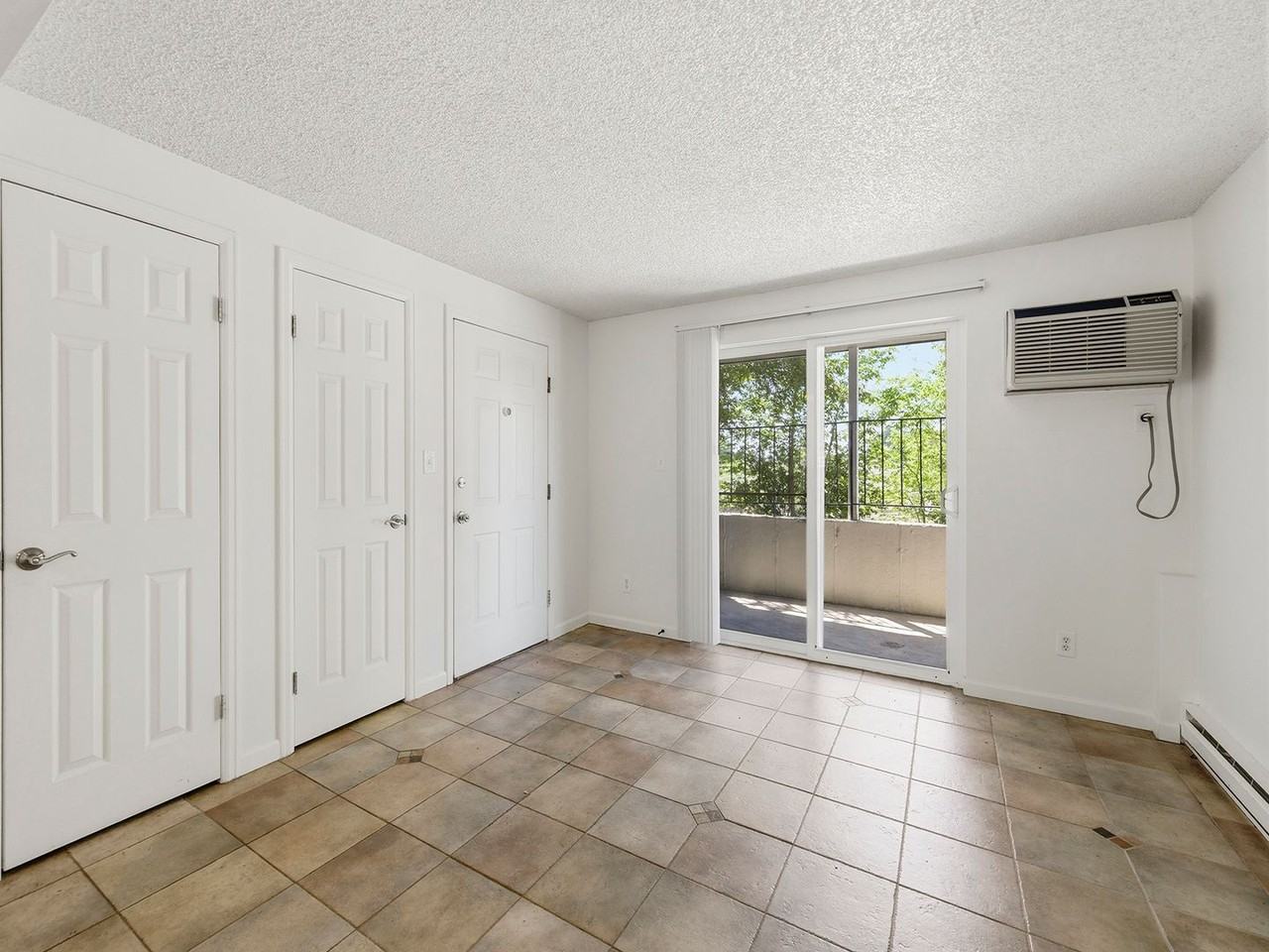 1684 Riverside Ave - Photo 7 of 15