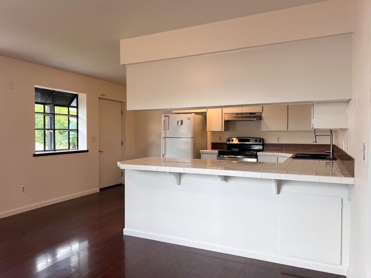 1055 River St - Photo 7 of 23