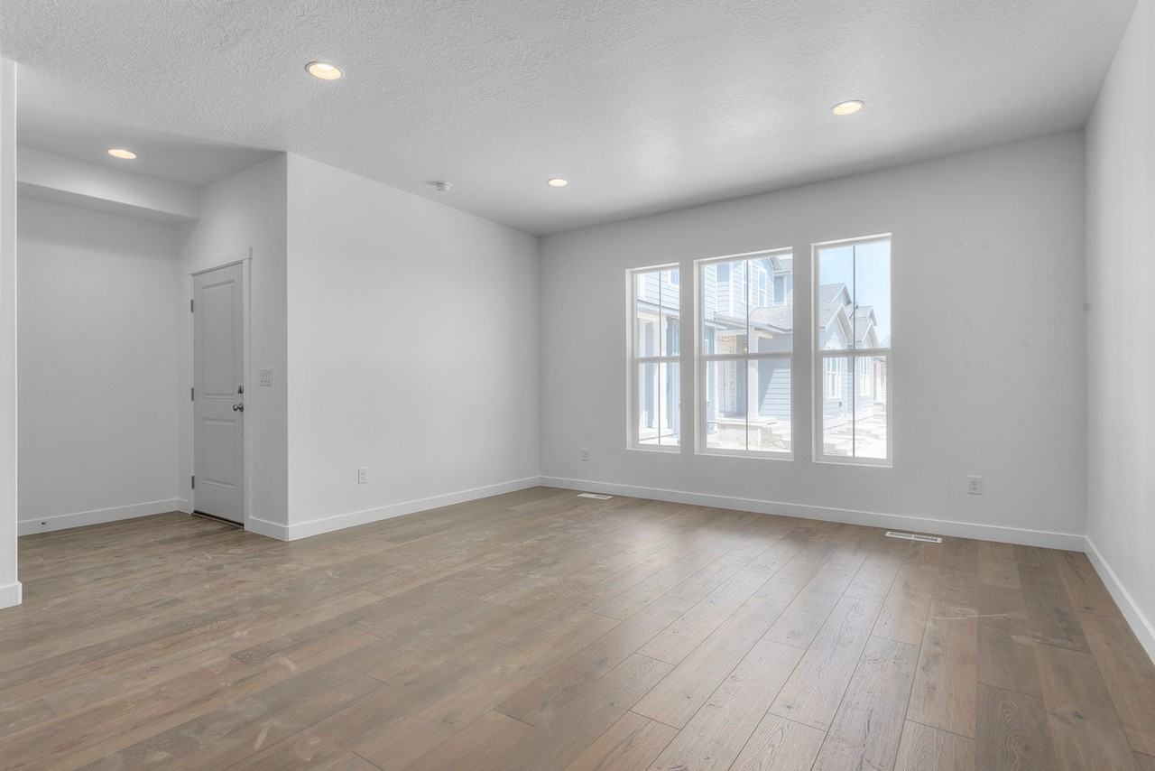 1599 E 6755 N - Photo 2 of 21