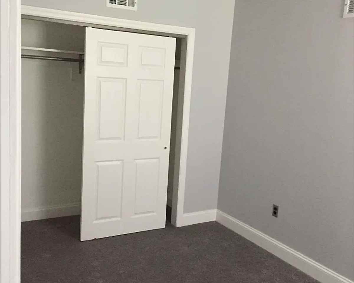 425 Mcclellan St - Photo 2 of 10