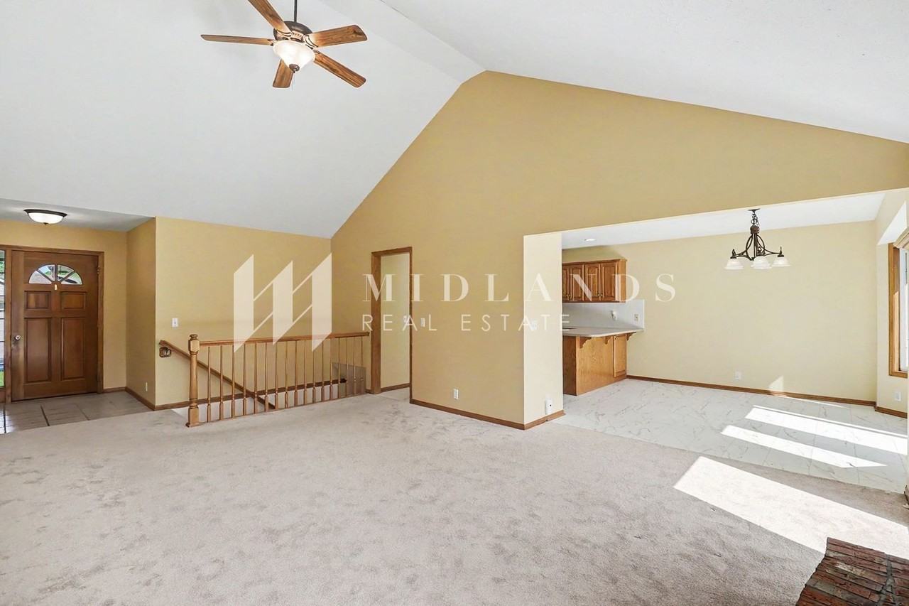 123 Wilma Rd - Photo 3 of 15