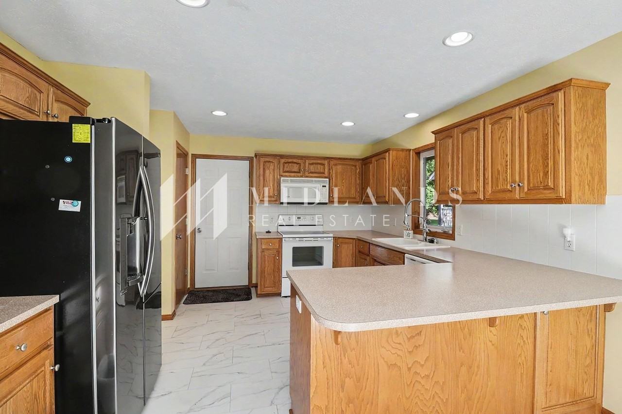 123 Wilma Rd - Photo 5 of 15