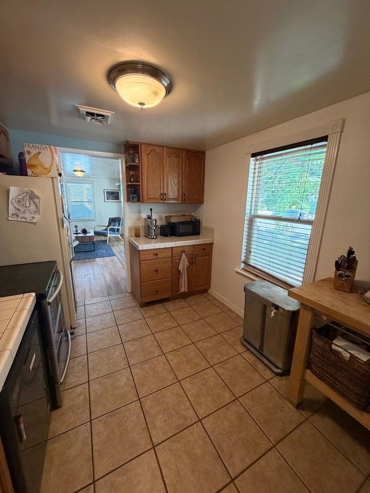 130 W Westwood Ave - Photo 6 of 45